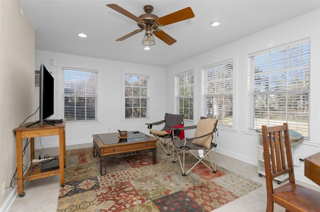 227 Crest Hill Drive, Conroe, TX 77301