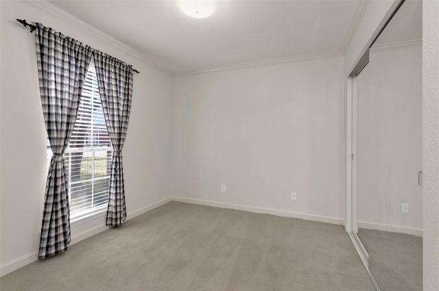 227 Crest Hill Drive, Conroe, TX 77301