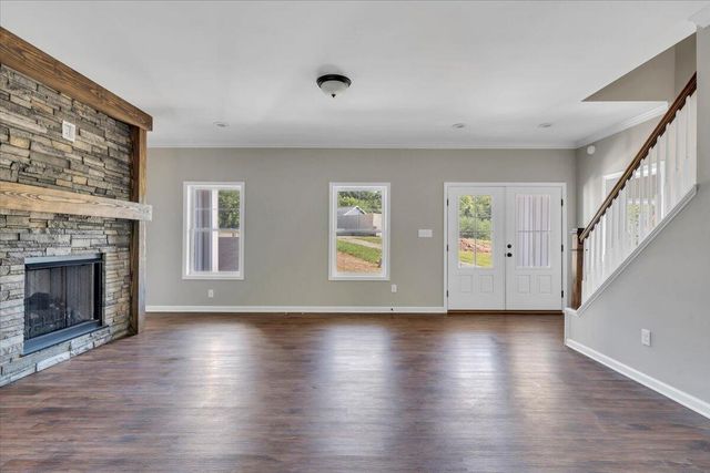 320 Windsor Castle DR, Moneta, VA 24121