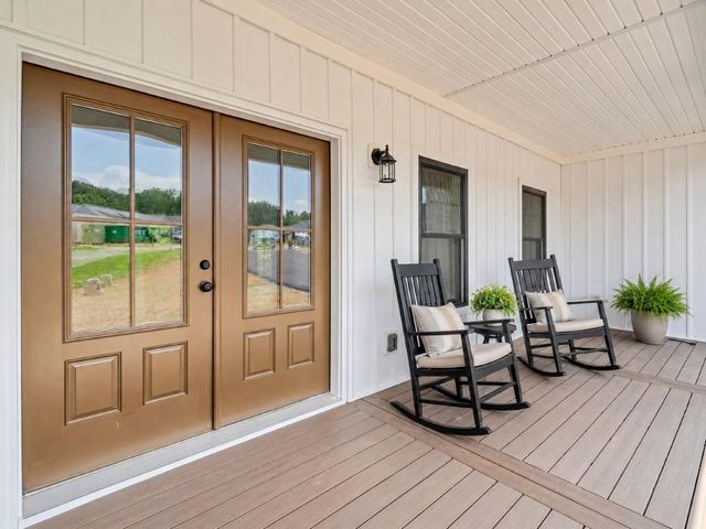 320 Windsor Castle DR, Moneta, VA 24121