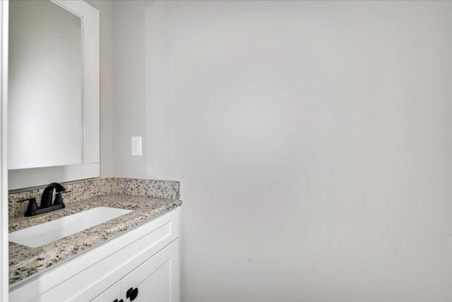 320 Windsor Castle DR, Moneta, VA 24121