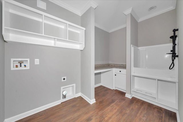 320 Windsor Castle DR, Moneta, VA 24121