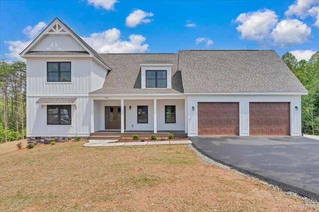 320 Windsor Castle DR, Moneta, VA 24121