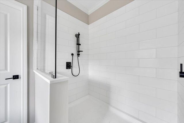 320 Windsor Castle DR, Moneta, VA 24121
