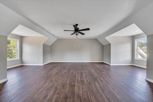 320 Windsor Castle DR, Moneta, VA 24121
