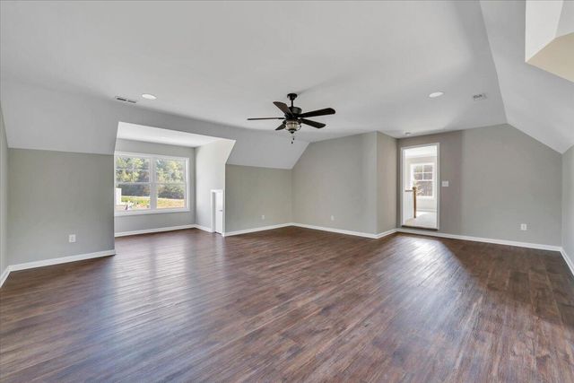 320 Windsor Castle DR, Moneta, VA 24121