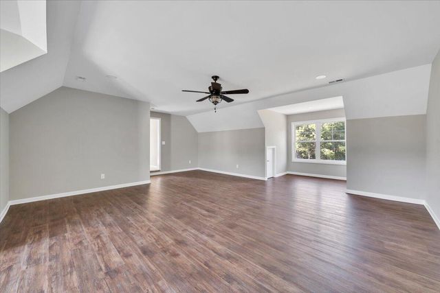 320 Windsor Castle DR, Moneta, VA 24121