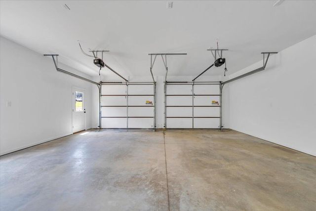 320 Windsor Castle DR, Moneta, VA 24121