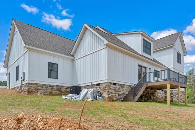 320 Windsor Castle DR, Moneta, VA 24121