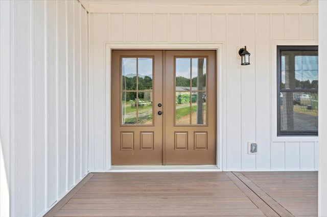 320 Windsor Castle DR, Moneta, VA 24121