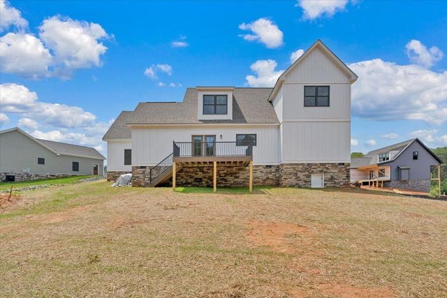 320 Windsor Castle DR, Moneta, VA 24121