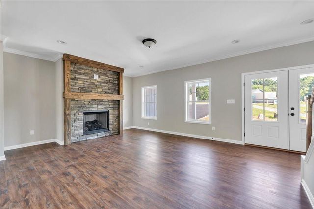 320 Windsor Castle DR, Moneta, VA 24121