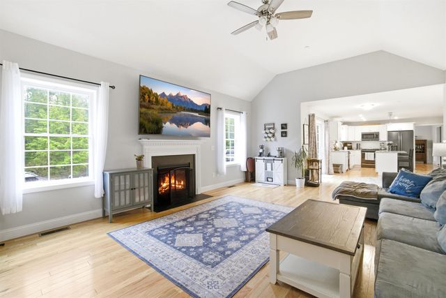 84 Juniper Circle, Auburn, NH 03032