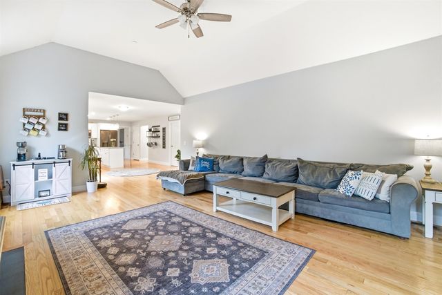 84 Juniper Circle, Auburn, NH 03032