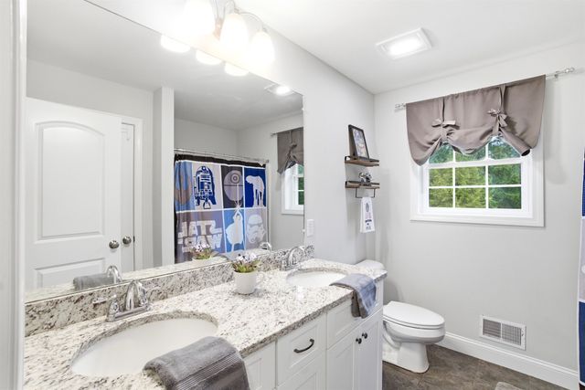 84 Juniper Circle, Auburn, NH 03032