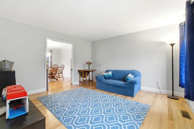 84 Juniper Circle, Auburn, NH 03032