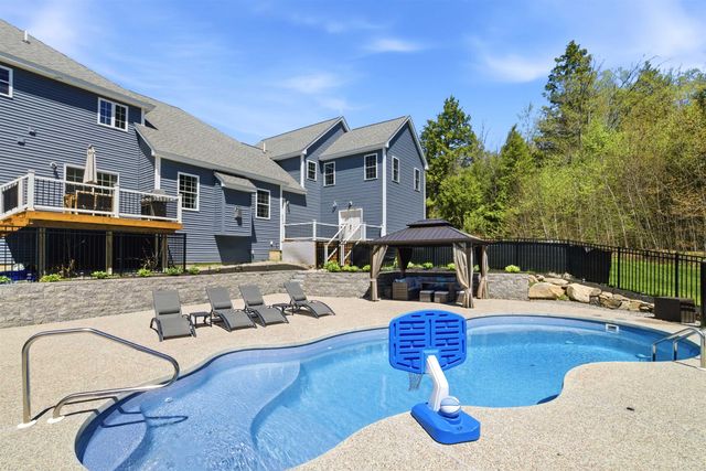 84 Juniper Circle, Auburn, NH 03032