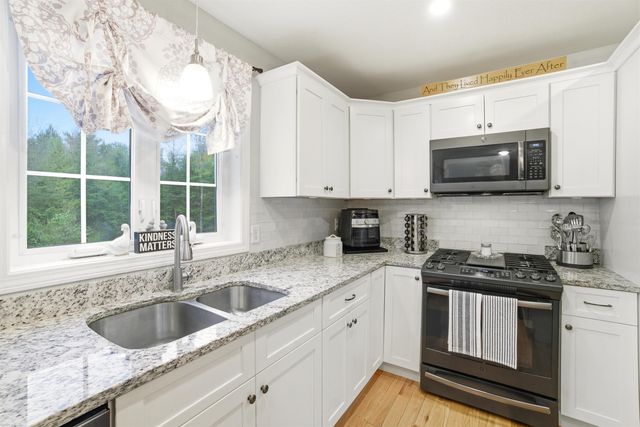 84 Juniper Circle, Auburn, NH 03032
