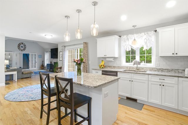 84 Juniper Circle, Auburn, NH 03032