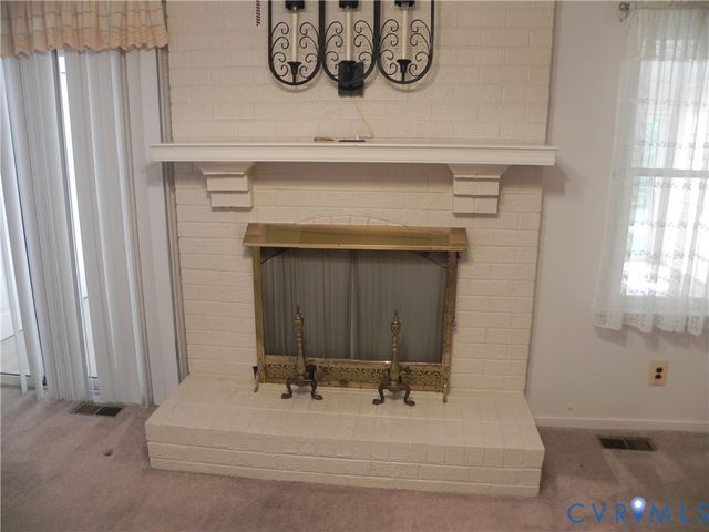 607 Dunkerry Ln, Sandston, VA 23150