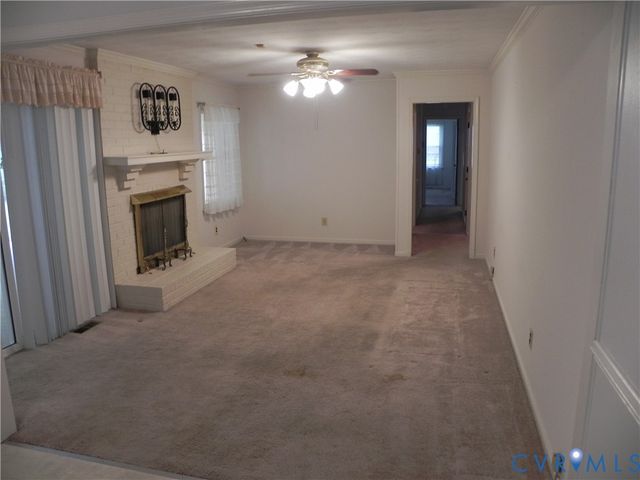607 Dunkerry Ln, Sandston, VA 23150
