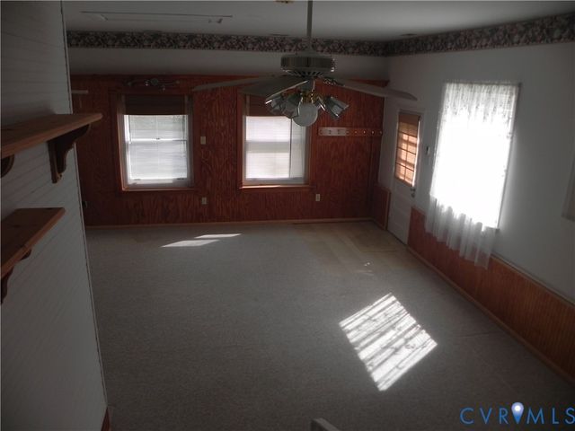 607 Dunkerry Ln, Sandston, VA 23150