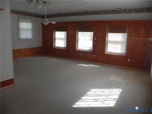607 Dunkerry Ln, Sandston, VA 23150