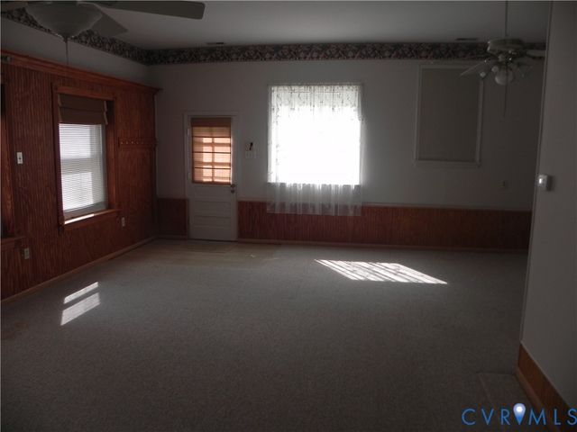 607 Dunkerry Ln, Sandston, VA 23150