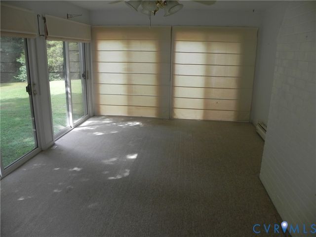 607 Dunkerry Ln, Sandston, VA 23150