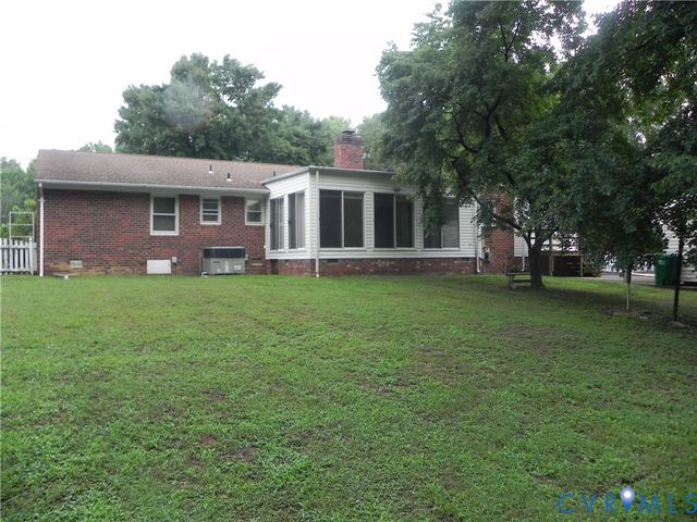 607 Dunkerry Ln, Sandston, VA 23150