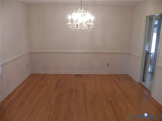 607 Dunkerry Ln, Sandston, VA 23150