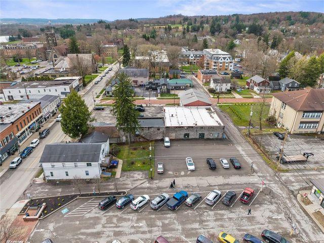 138 S Market St, New Wilmington Boro, PA 16142