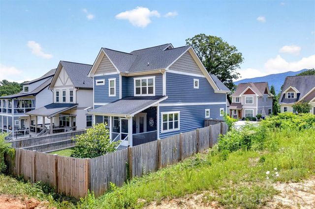 22 Tudor Way, Black Mountain, NC 28711