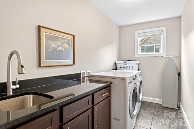 22 Tudor Way, Black Mountain, NC 28711
