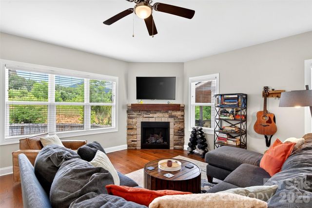 22 Tudor Way, Black Mountain, NC 28711