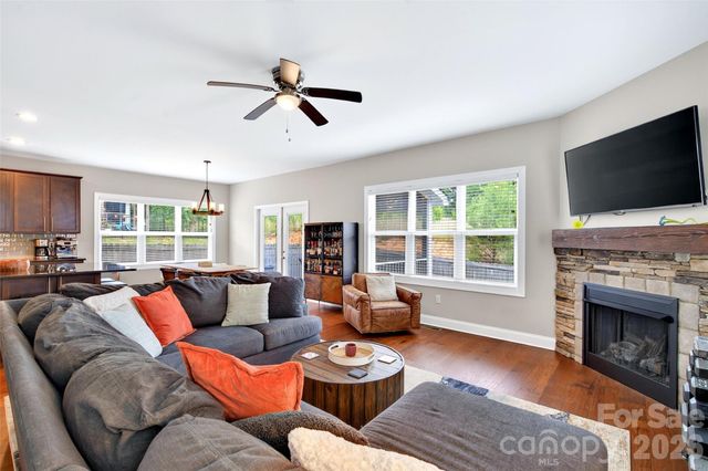 22 Tudor Way, Black Mountain, NC 28711