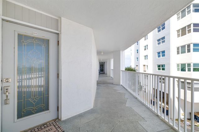 1770 BENJAMIN FRANKLIN DRIVE 203, Sarasota, FL 34236