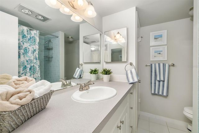 1770 BENJAMIN FRANKLIN DRIVE 203, Sarasota, FL 34236