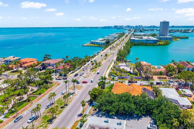 1770 BENJAMIN FRANKLIN DRIVE 203, Sarasota, FL 34236