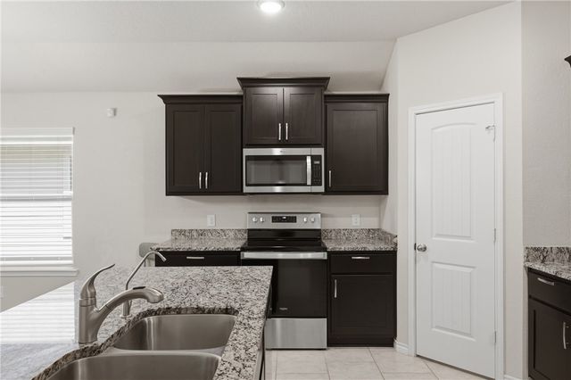 1943 Thorndyke Lane, Bryan, TX 77807