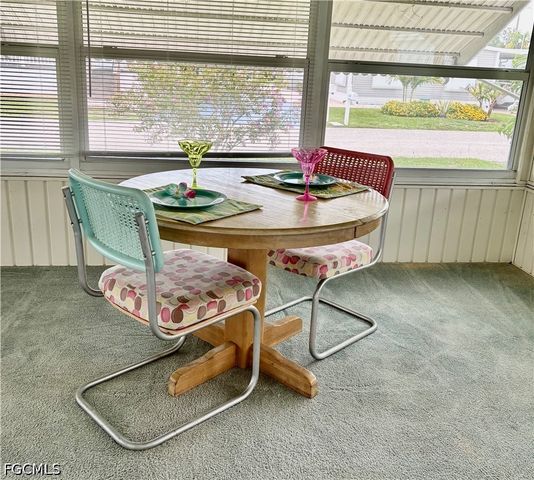 518 Pine Tree CT, North Fort Myers, FL 33917