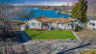 350 Tracy DR, Moneta, VA 24121