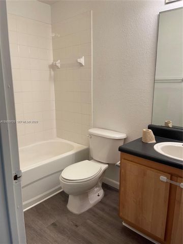 2066 NE 167th St 3-108, North Miami Beach, FL 33162
