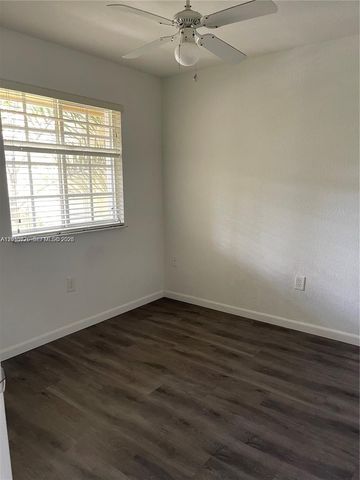 2066 NE 167th St 3-108, North Miami Beach, FL 33162