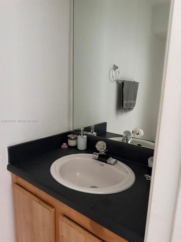 2066 NE 167th St 3-108, North Miami Beach, FL 33162