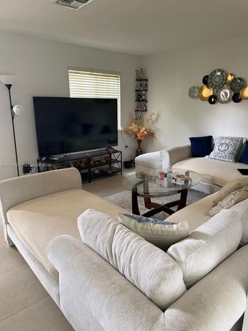 2066 NE 167th St 3-108, North Miami Beach, FL 33162