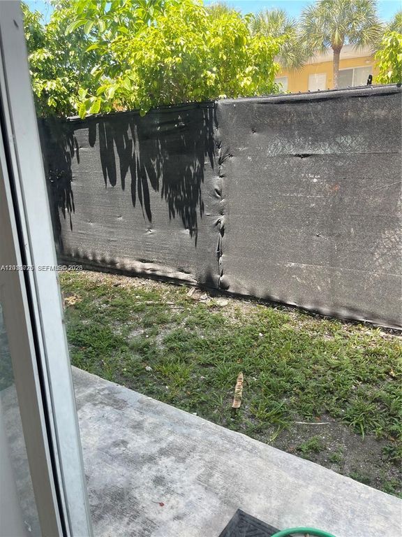 Image 12 of property listing at 2066 NE 167th St 3-108, North Miami Beach, FL 33162
