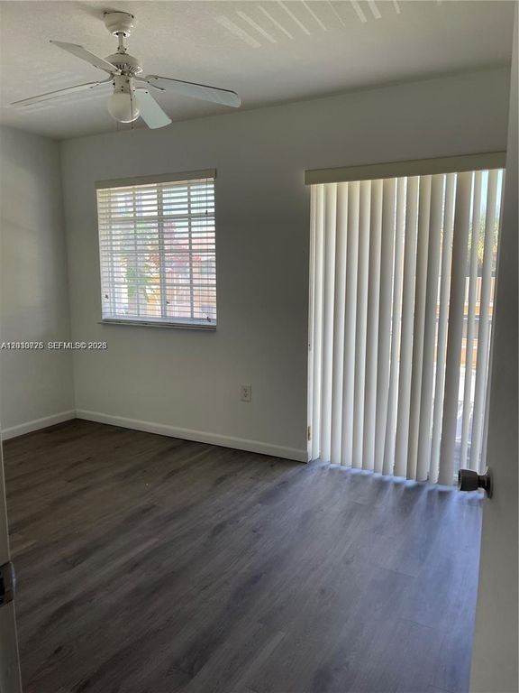 Image 20 of property listing at 2066 NE 167th St 3-108, North Miami Beach, FL 33162