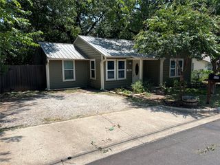 905 S Alamo Street, Weatherford, TX 76086