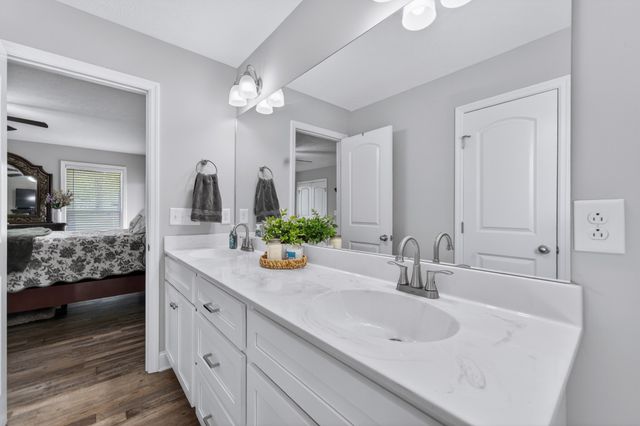 961 Fairlane Dr, Lewisburg, TN 37091